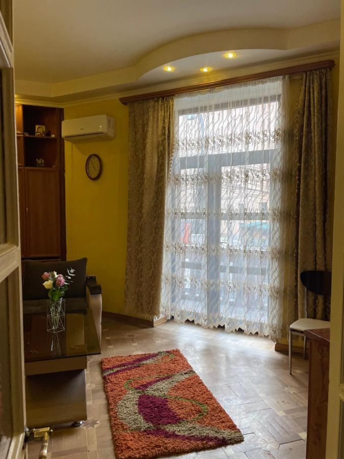 Cozy Apartment On Republic Square Jerevan Eksteriør bilde